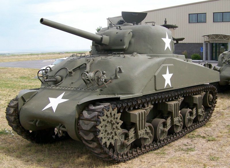 M4 Sherman, US late-war workhorse. I think it's cute. 